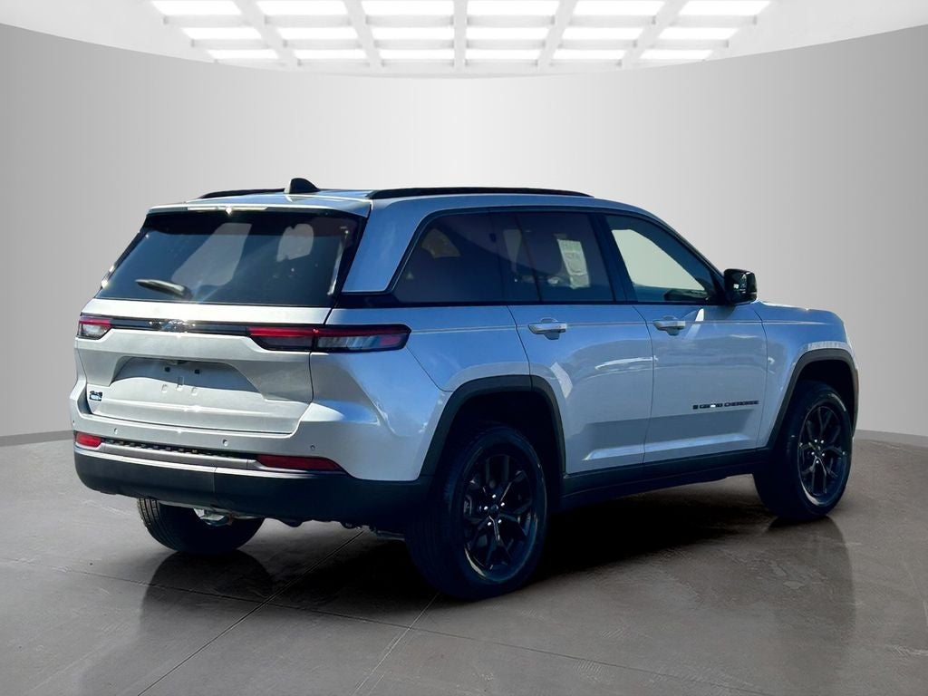 2026 Jeep Grand Cherokee Laredo