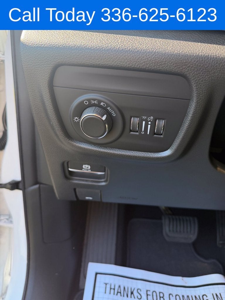 2027 Jeep Grand Cherokee Laredo Altitude