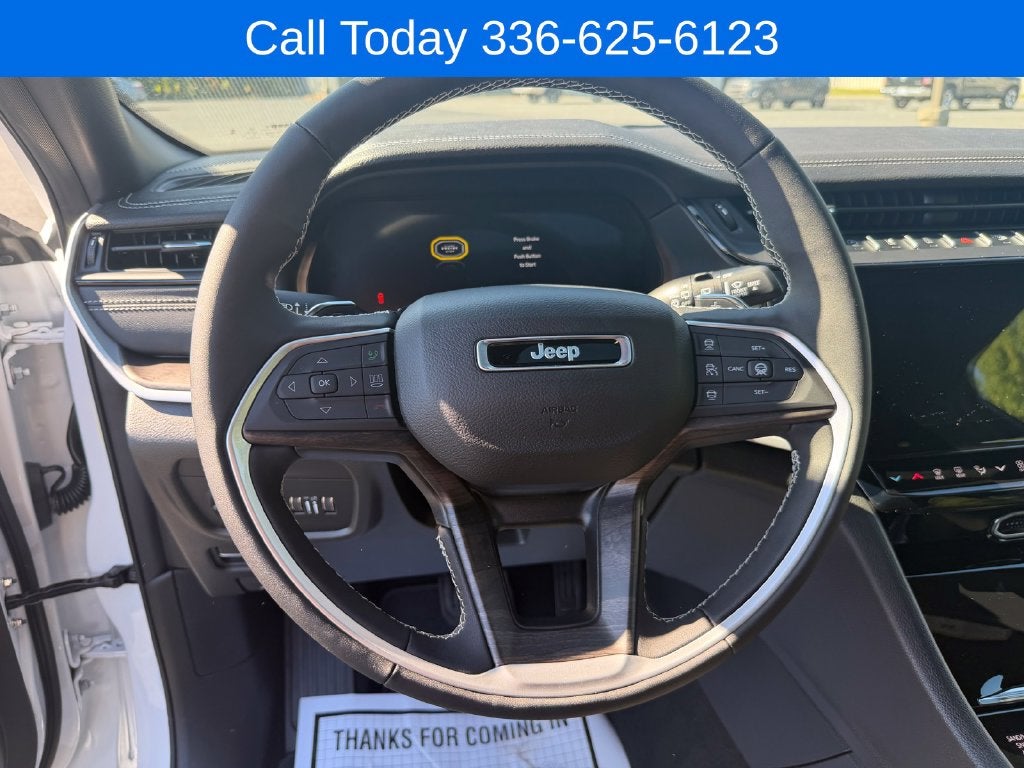 2027 Jeep Grand Cherokee Laredo Altitude