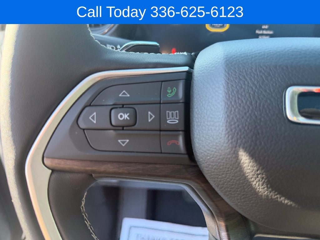 2027 Jeep Grand Cherokee Laredo Altitude