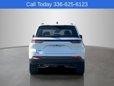 2027 Jeep Grand Cherokee Laredo Altitude