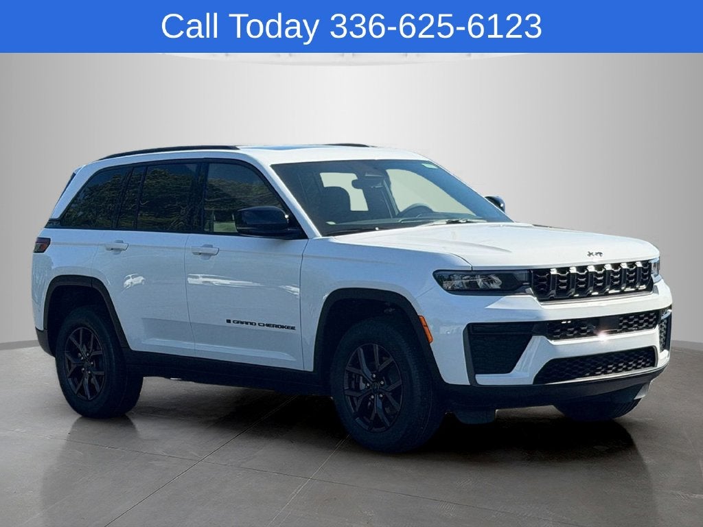 2027 Jeep Grand Cherokee Laredo Altitude