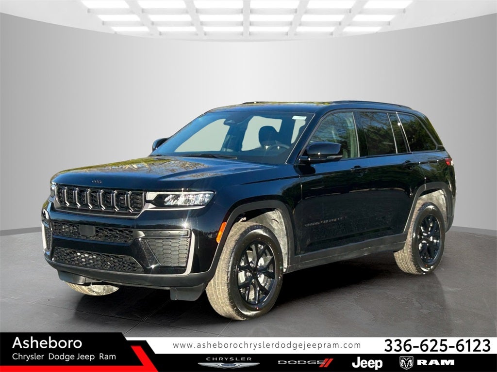 2026 Jeep Grand Cherokee Laredo