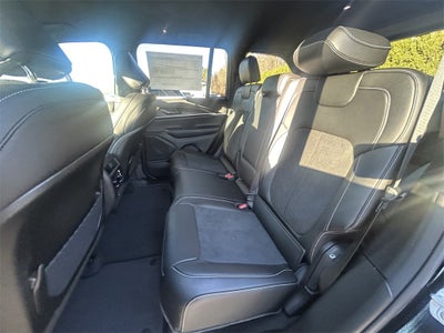 2026 Jeep Grand Cherokee Laredo