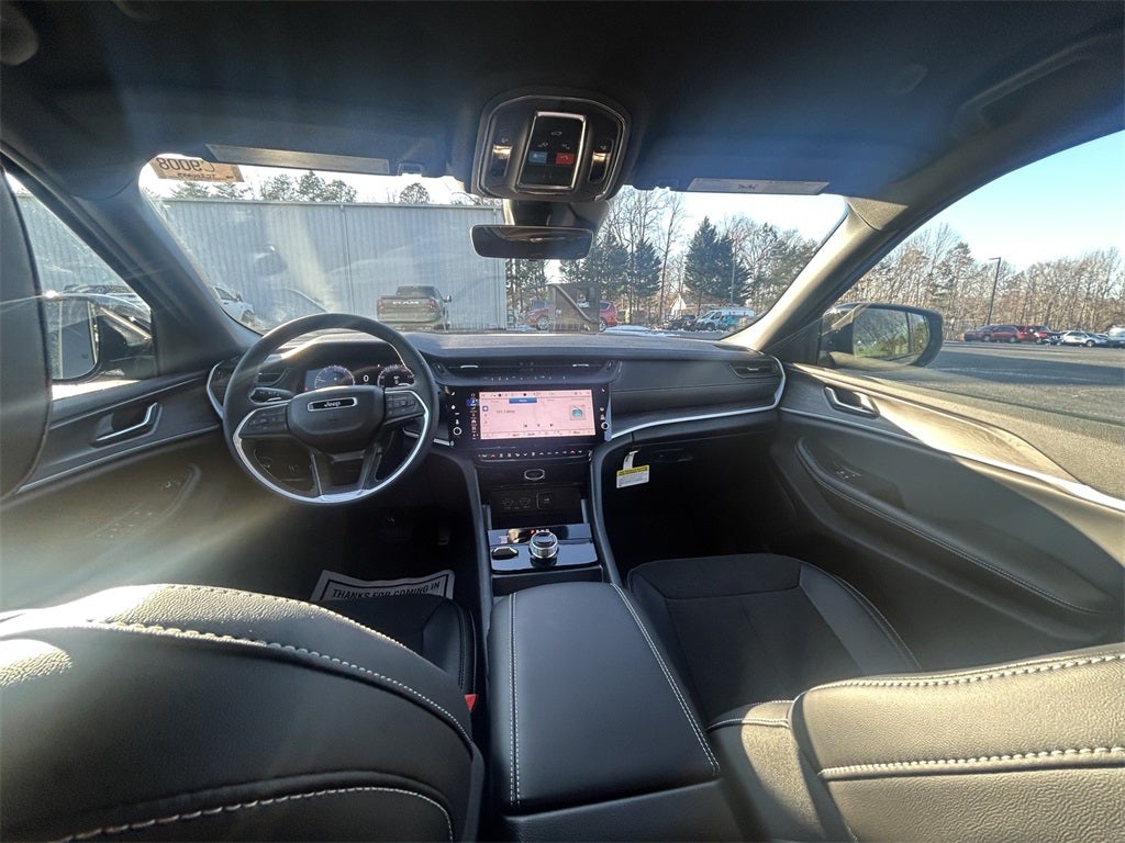 2026 Jeep Grand Cherokee Laredo