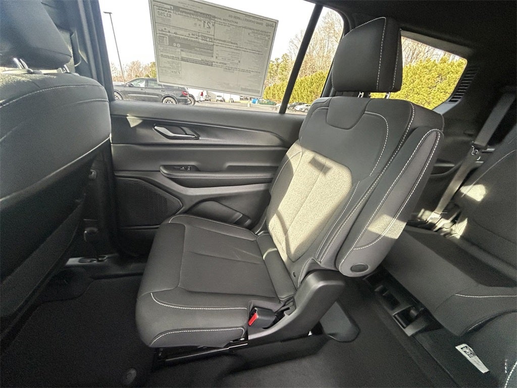 2026 Jeep Grand Cherokee L Laredo