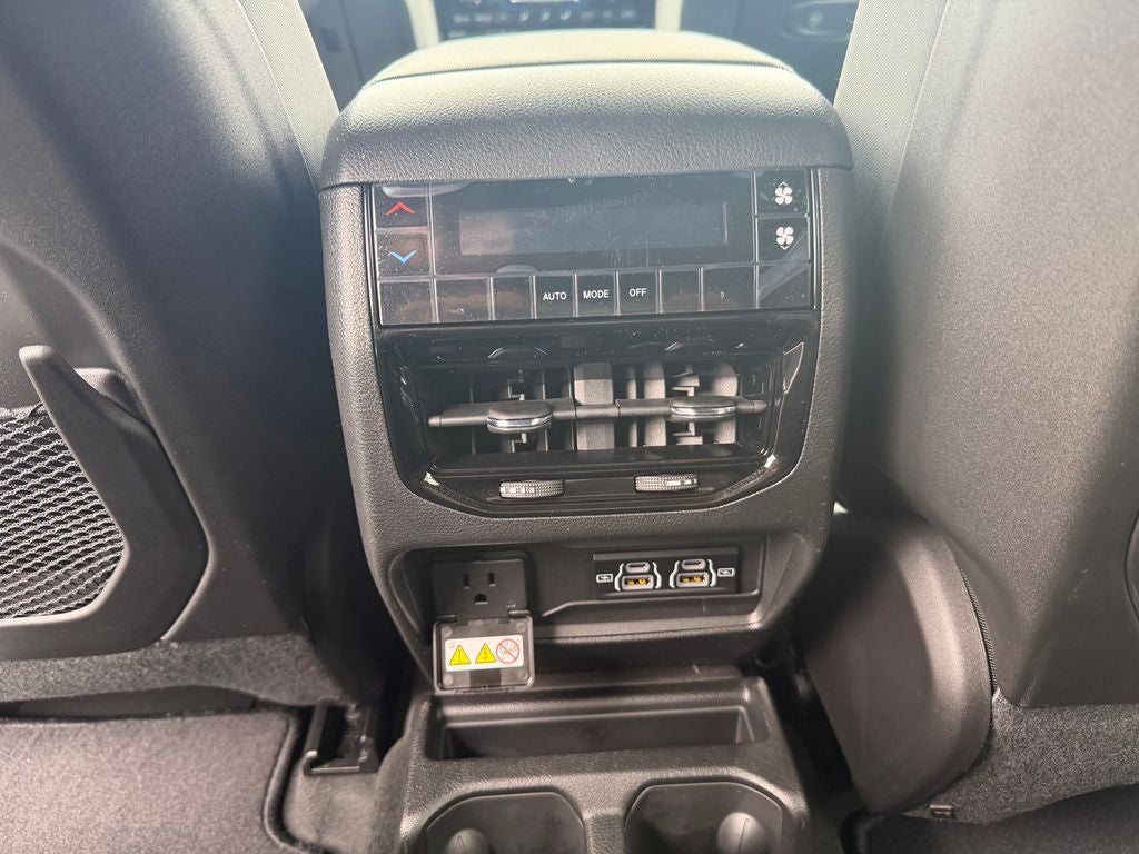 2026 Jeep Grand Cherokee L Laredo