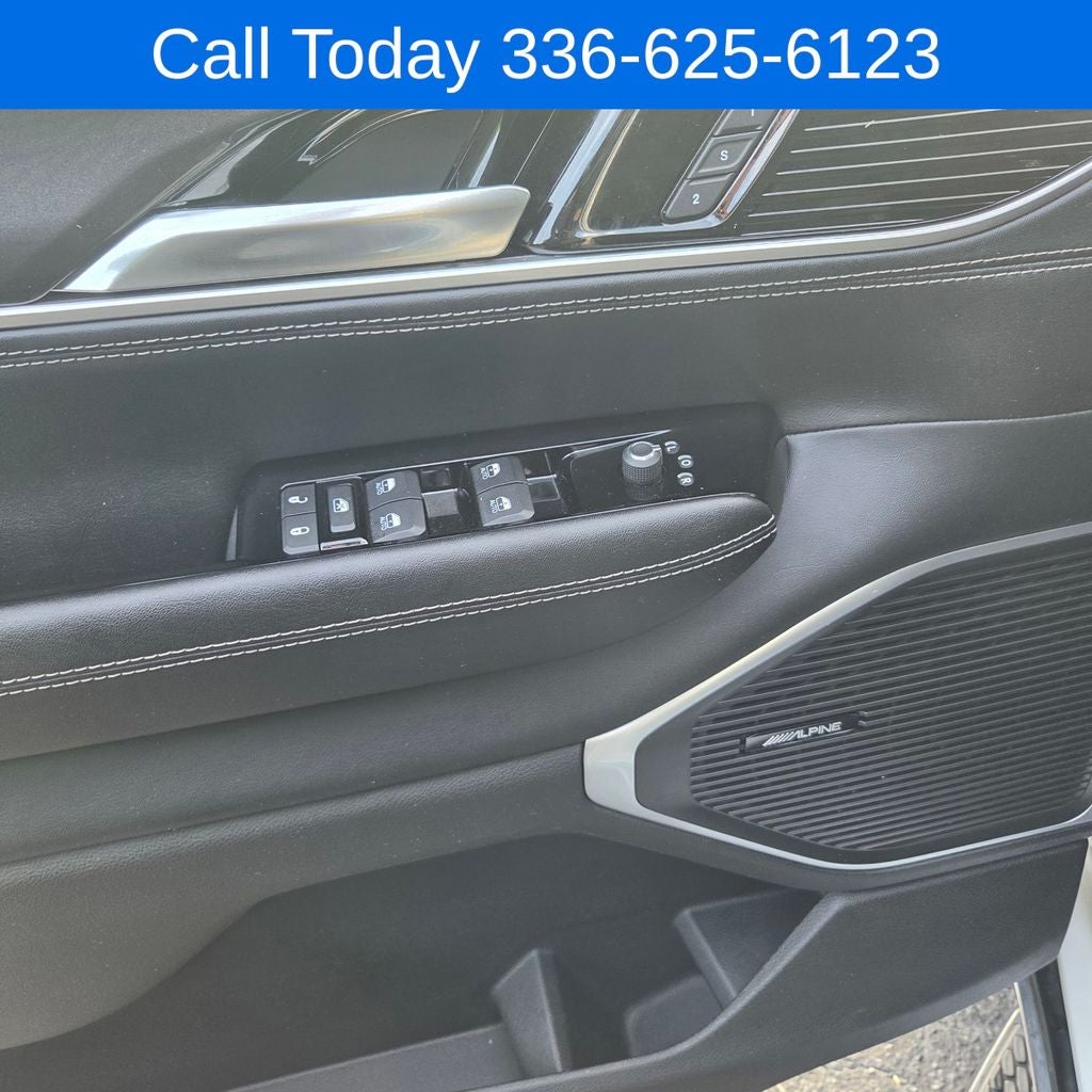2024 Jeep Wagoneer Base