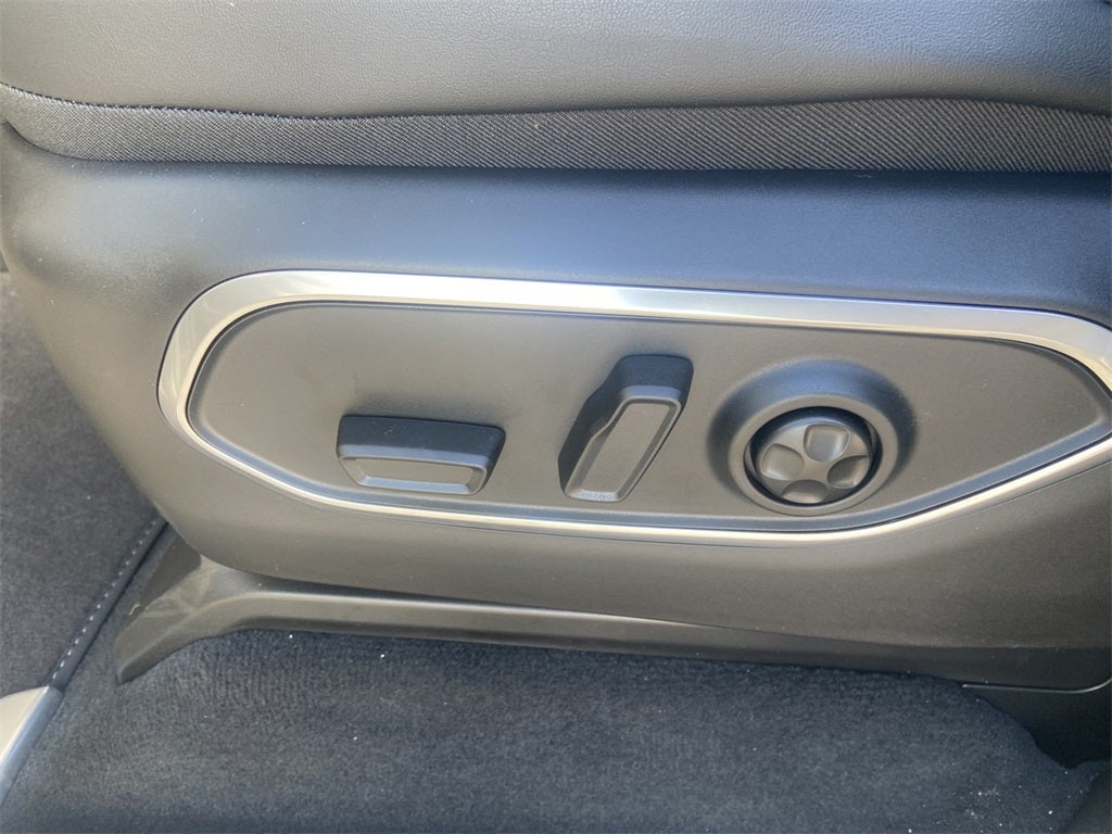 2026 Jeep Grand Wagoneer Base