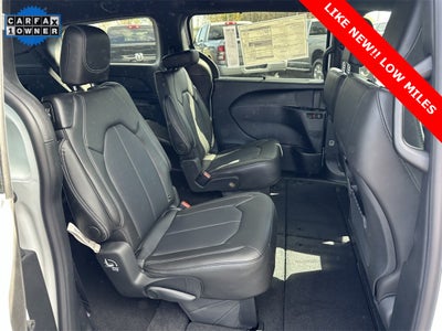 2025 Chrysler Pacifica Select LOW MILES
