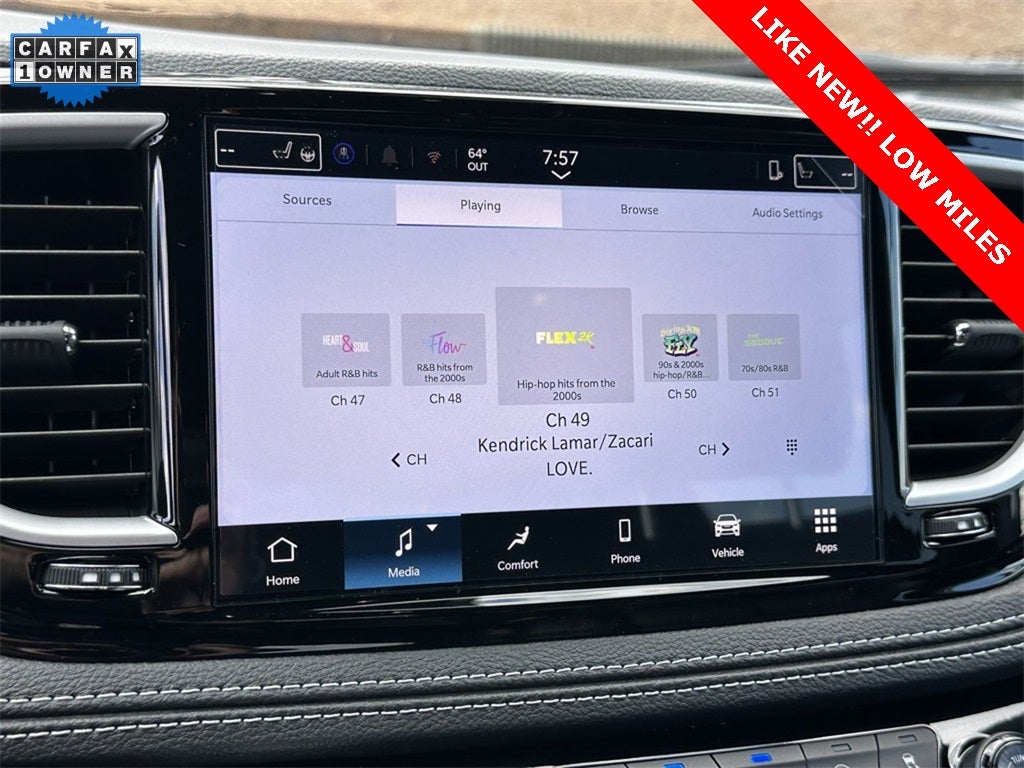 2025 Chrysler Pacifica Select LOW MILES