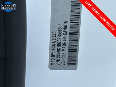 2025 Chrysler Pacifica Select LOW MILES