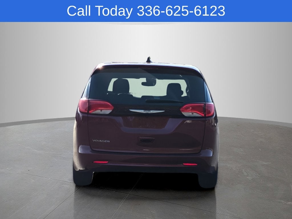 2023 Chrysler Voyager LX
