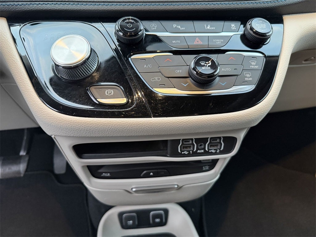 2021 Chrysler Pacifica Touring