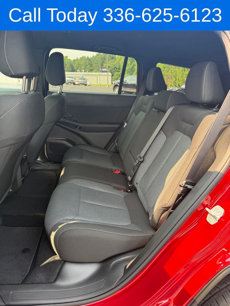2026 Jeep Cherokee Laredo