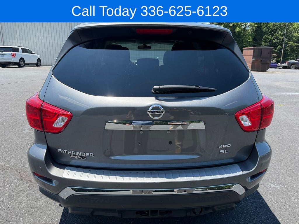 2018 Nissan Pathfinder SL