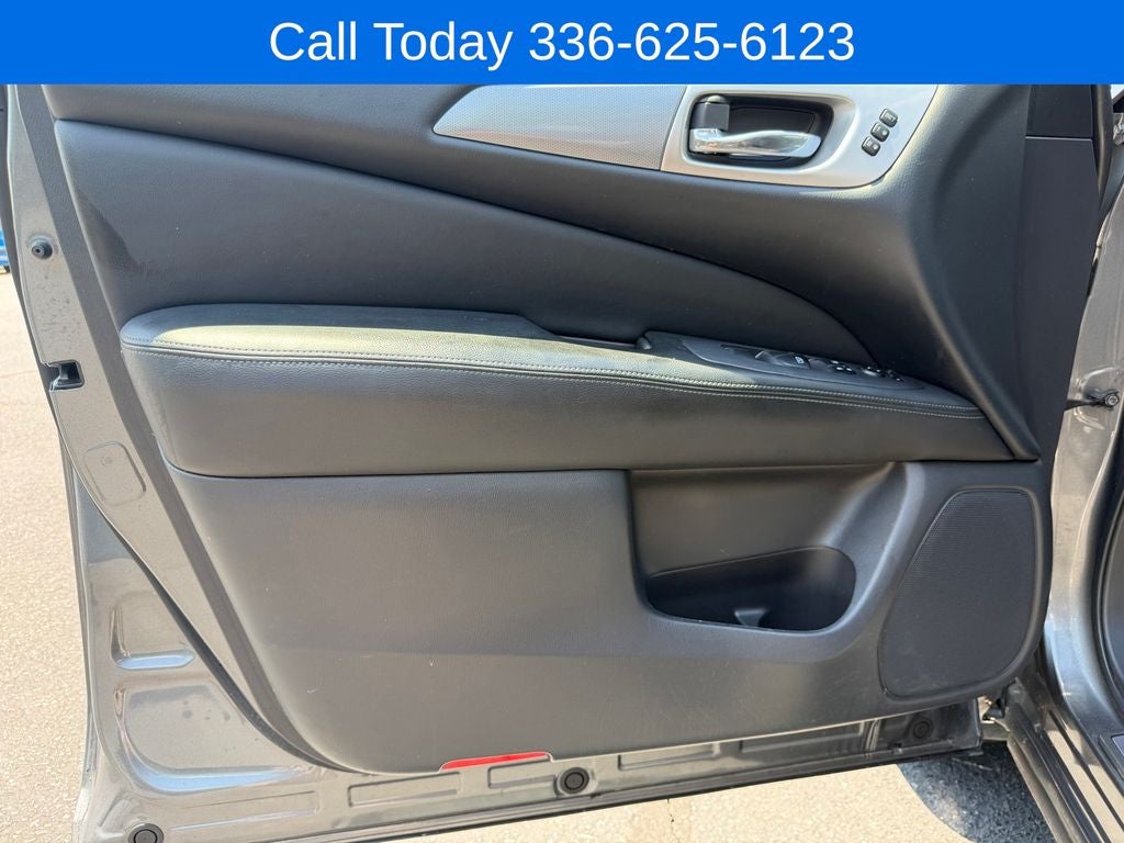 2018 Nissan Pathfinder SL