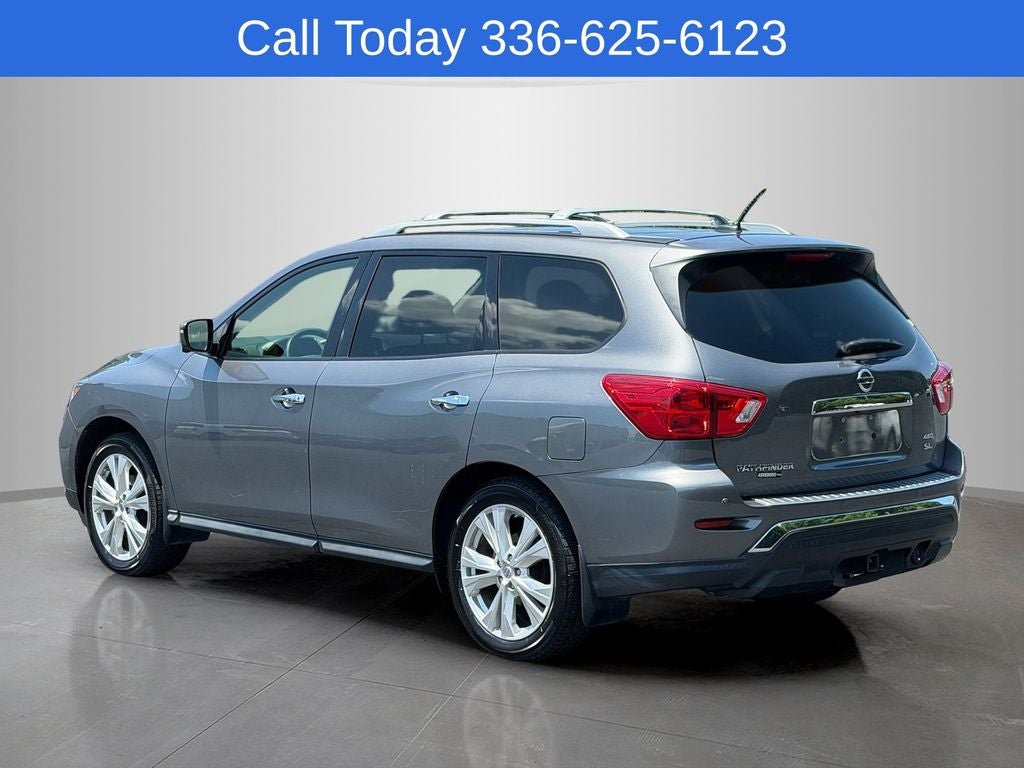 2018 Nissan Pathfinder SL