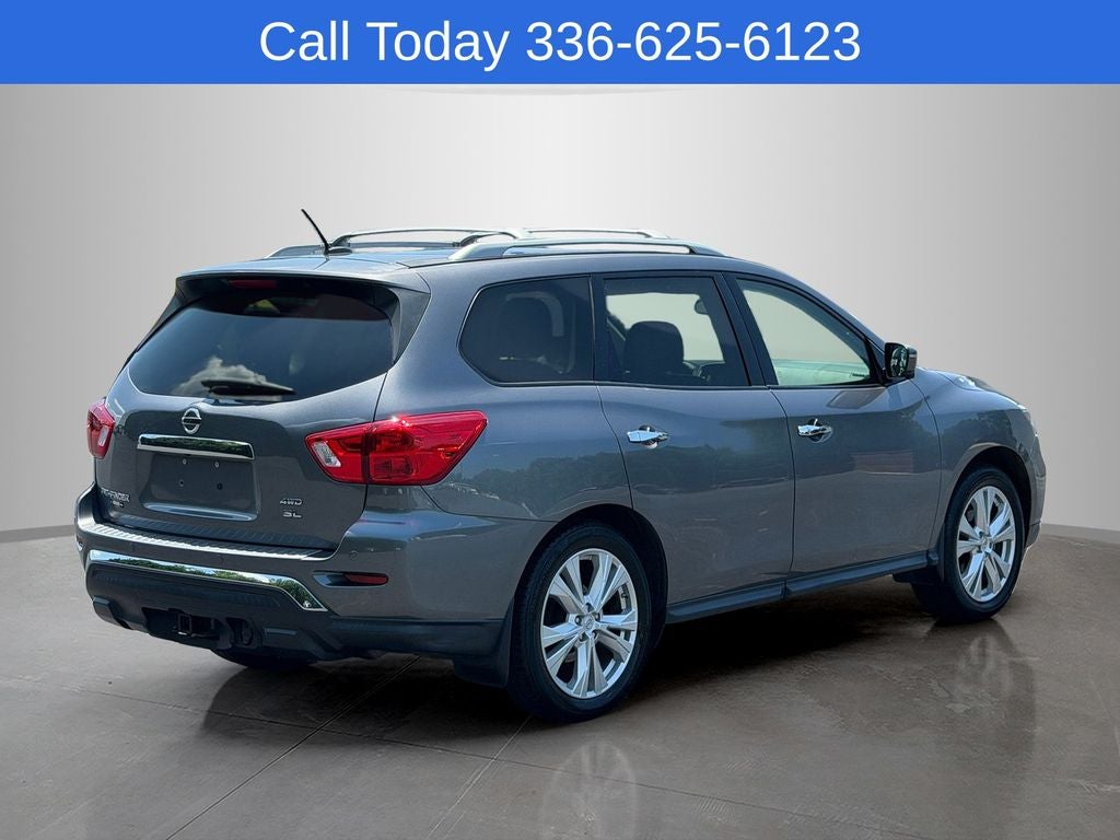 2018 Nissan Pathfinder SL