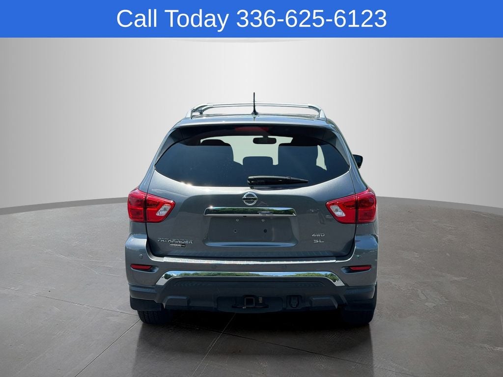 2018 Nissan Pathfinder SL