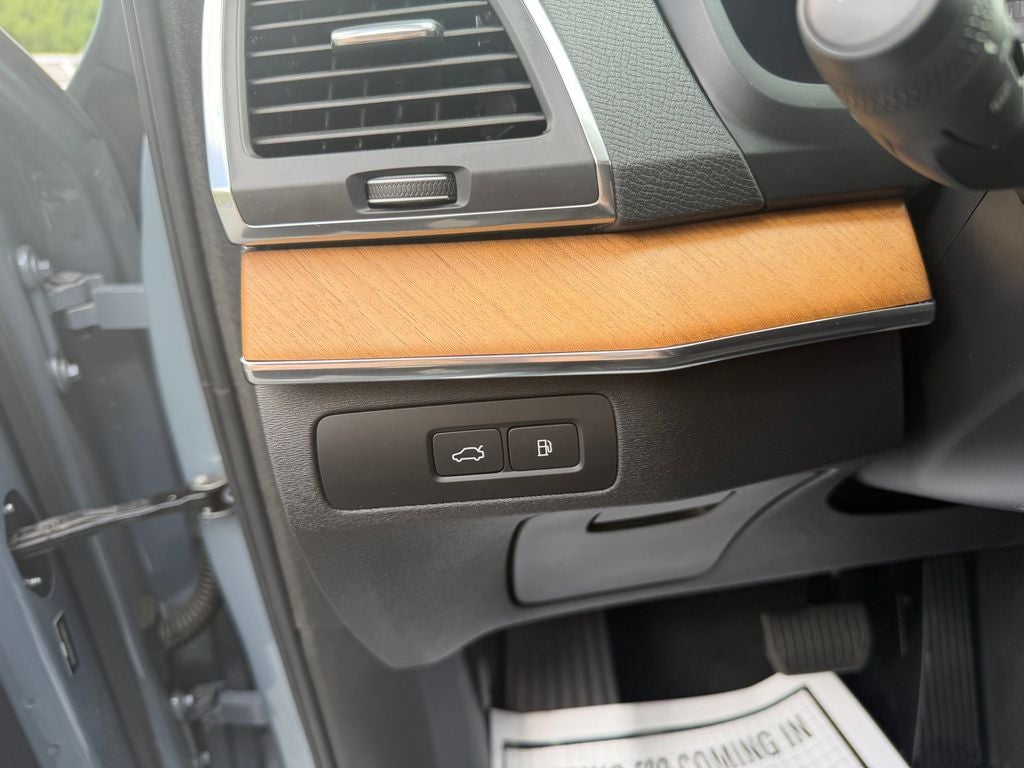 2023 Volvo XC90 Recharge Plug-In Hybrid T8 Core Bright Theme