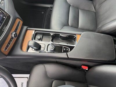 2023 Volvo XC90 Recharge Plug-In Hybrid T8 Core Bright Theme